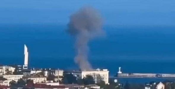 У Севастополі після атаки на штаб ЧФ росіяни активізували гелікоптери і бойові кораблі, окупанти вимагають "закрити" Крим (відео) 