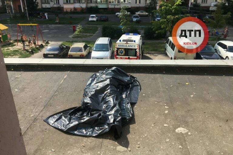 У Києві 15-річна дівчина скоїла самогубство