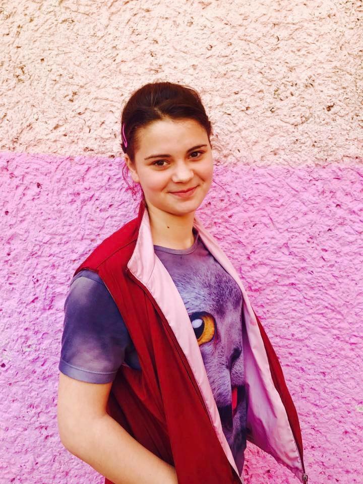 в Одеській області повісилася 15-річна дівчина