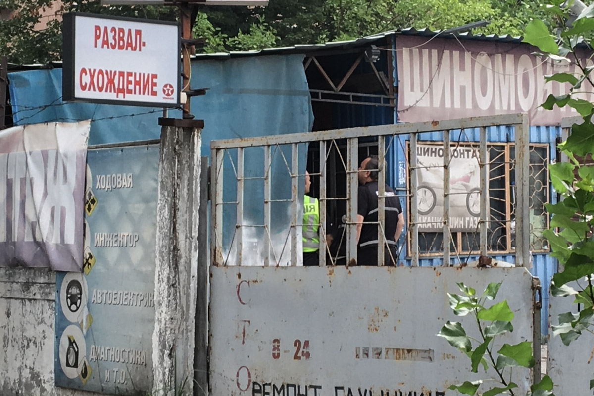 У Києві на території промзони повісився хлопець