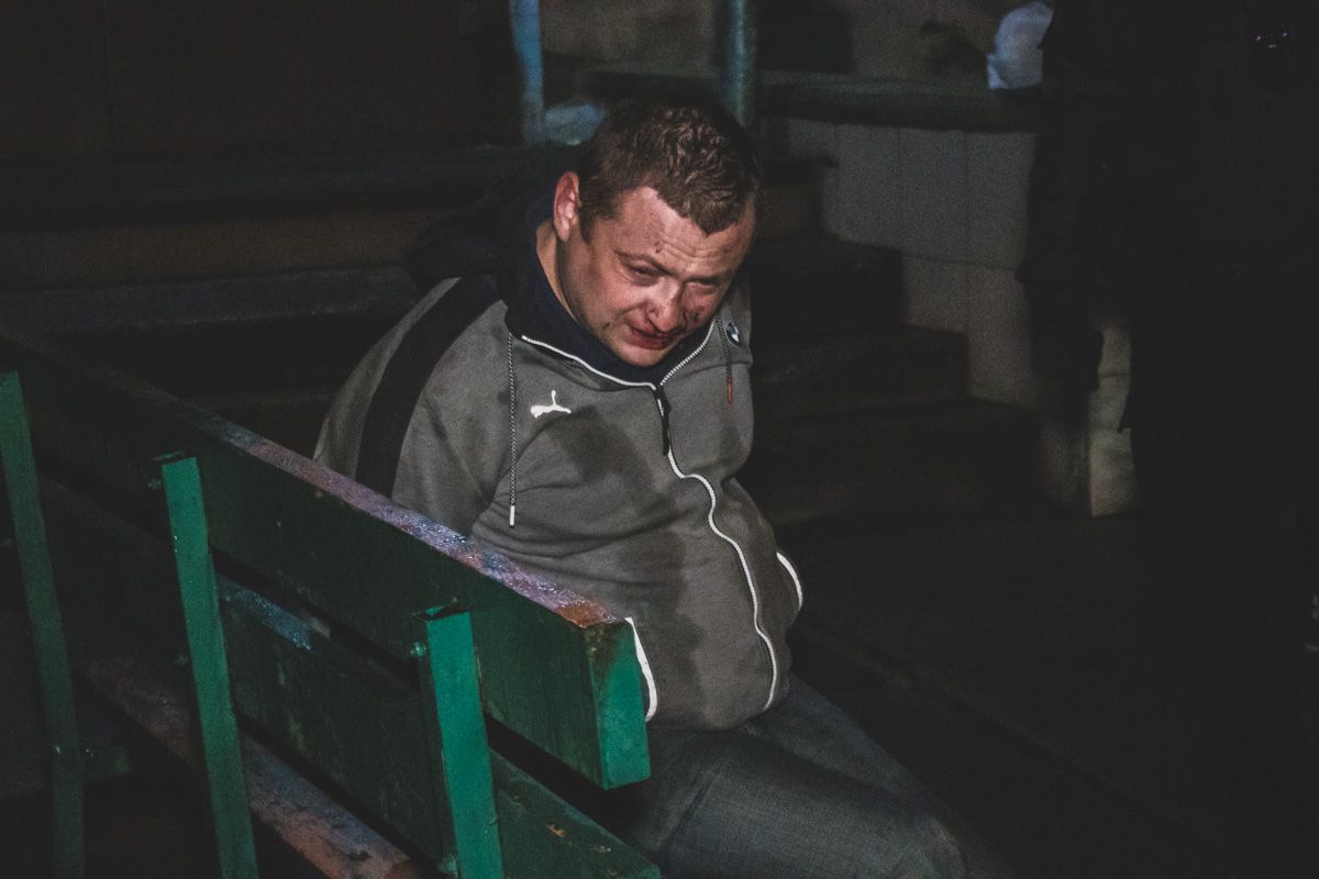 У Дніпровському районі столиці п'яний неадекват підрізав поліцейського