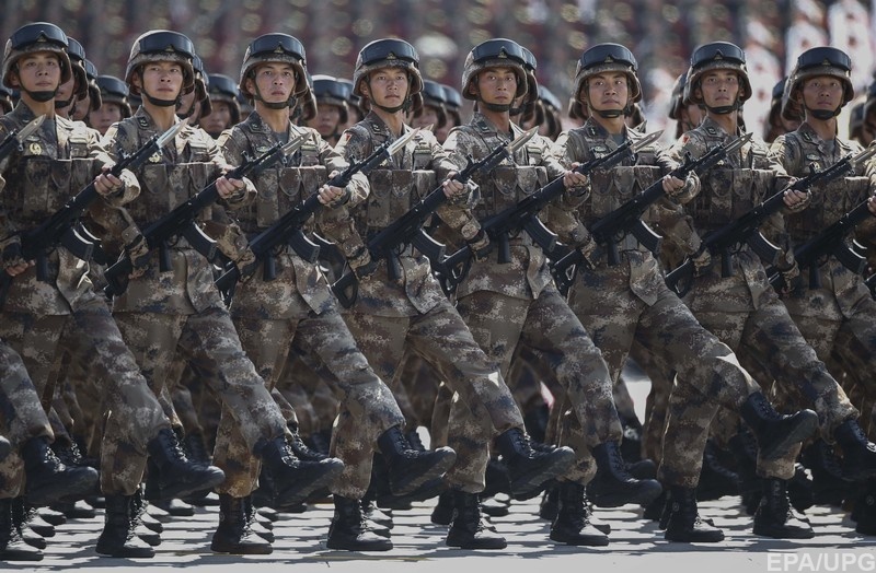 Китайським солдатам, ймовірно, скоро доведеться відволіктися від парадів