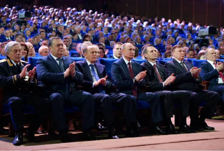 Голова ФСБ РФ Олександр Бортніков (третій зліва), президент РФ Володимир Путін (четвертий зліва)