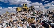 Вся правда про «сміттєві рейди»: тонни відходів викидають на узбіччя доріг, в лісах і заповідниках (відео)