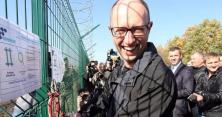 Стіна Яценюка: хто отримує мільйони за облаштування кордону (відео)