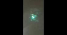 Розміром з 6 футбольних полів: в Австралії яскравий зелений метеорит потрапив на відео