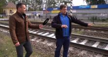 На Київщині через непрацюючий переїзд потяг протаранив легковик (відео)