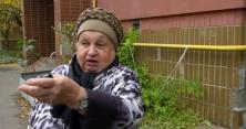 У Києві родина живе на вулиці посеред двору (відео)