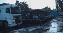 Пасажирські автобуси у Миколаєві підпалили (відео)