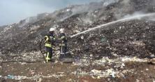 Під Дніпром кілька днів горить сміттєзвалище: з'явилися відео масштабної пожежі