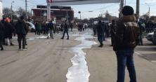 В Харкові на ринку "Барабашова" відбулися масові сутички, є постраждалі (відео) 