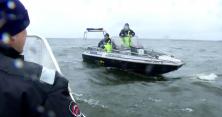 Біля Межигір'я десятки поліцейських шукають безвісті зниклих під час шторму рибалок (відео)