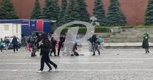 У Москві на Червоній площі юнак вистрілив собі в голову на одиночній акції (відео)