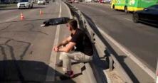У Києві розшукують свідків аварії на Голосіївському проспекті, в якій розбився мотоцикліст (відео)