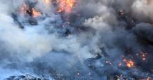 Масштабна пожежа на сміттєзвалищі під Миколаєвом потрапила на відео