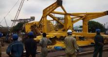 70-тонний кран впав і розчавив робітників в Індії (відео) 