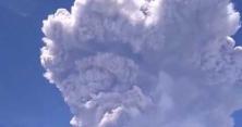 В Індонезії прокинувся вулкан: з'явилося вражаюче відео