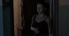 Численні забої та зламані ребра: на Дніпропетровщині чоловік побив дружину до коми (відео)
