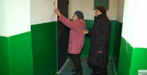 ​У Запоріжжі 88-річна пенсіонерка опинилась на вулиці, маючи 3-кімнатну квартиру (відео)
