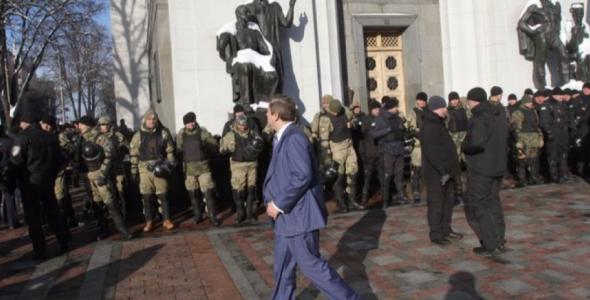 Якими методами в Києві погасять протести і залякають незадоволених