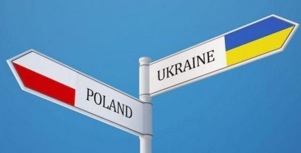 Велика різниця: економіст порівняв зарплати топчиновників України та Польщі