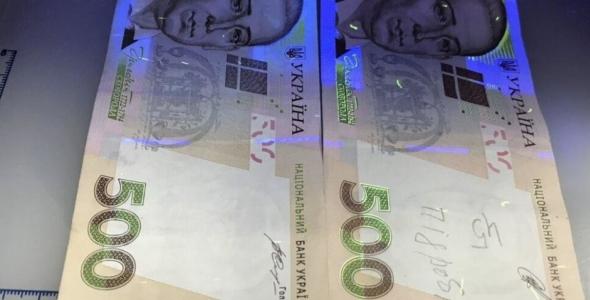У метро і на ринках: як українцям збувають фальшиві гроші та чого остерігатися надалі