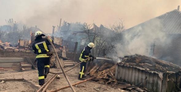 Масштабні лісові пожежі на Луганщині: версії про виникнення, хто загинув, візит президента (відео)