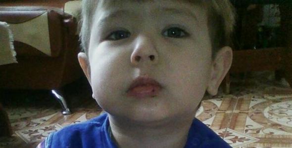Корчився від болю і рвав кров'ю: як халатність лікарів погубила 2-річного малюка на Буковині