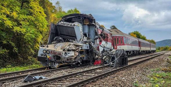 У Словаччині зіткнулися два швидкісних потяги, постраждали близько 100 людей (відео)