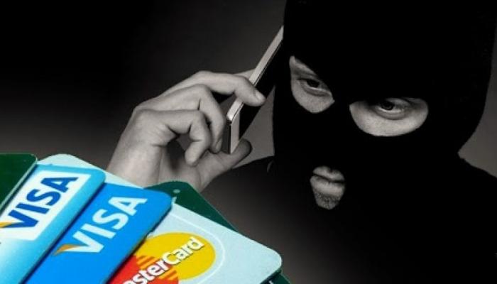 "Питають, де підпис?". З'явилася нова схема крадіжки грошей з банківських карток українців